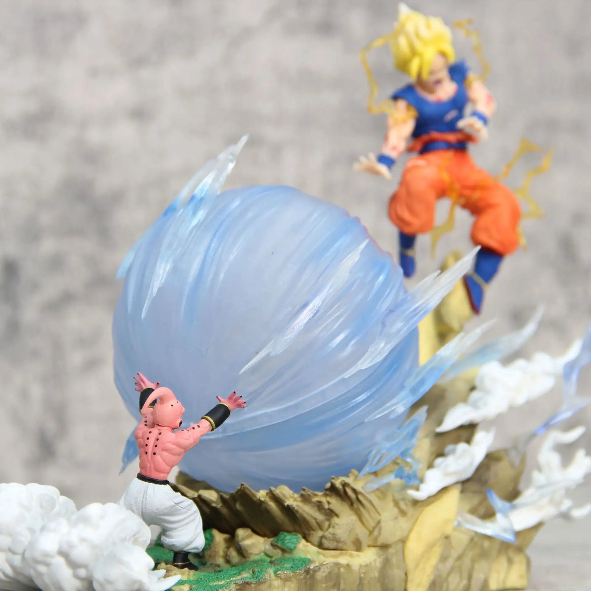 Dragon Ball Z Buu vs Goku Model Super Saiyan Genki Bomb